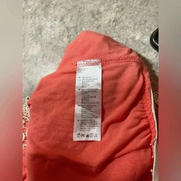 UK2la short romper small P-P 22 v neck lace crochet detail elastic waist - Picture 4 of 5